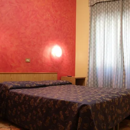 Del Sud Hotel *